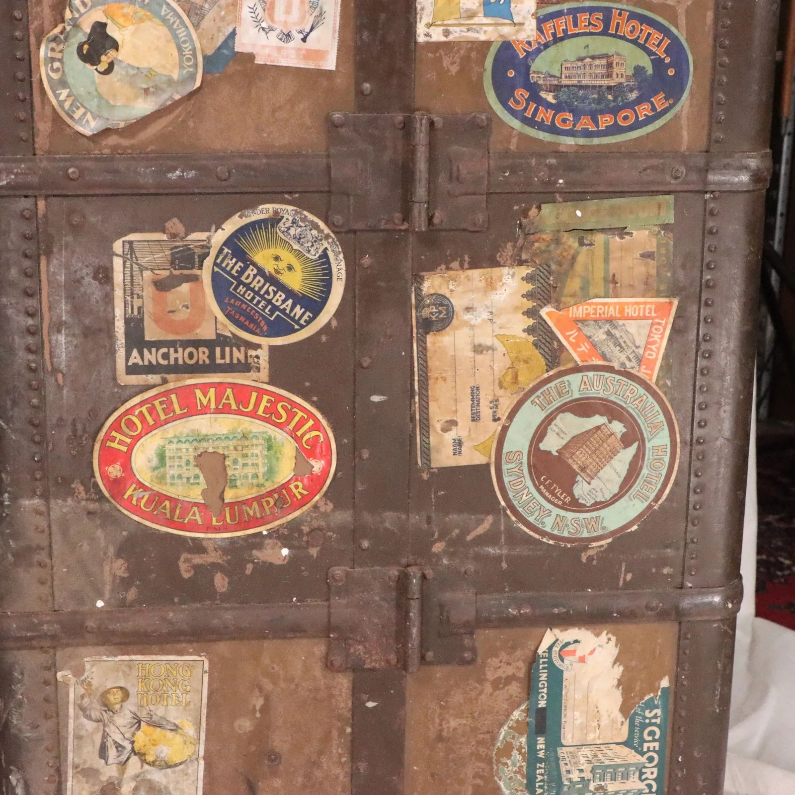 Hartmann Cushion Top Gibraltarized Steamer Trunk Keys Decals Antique 1927