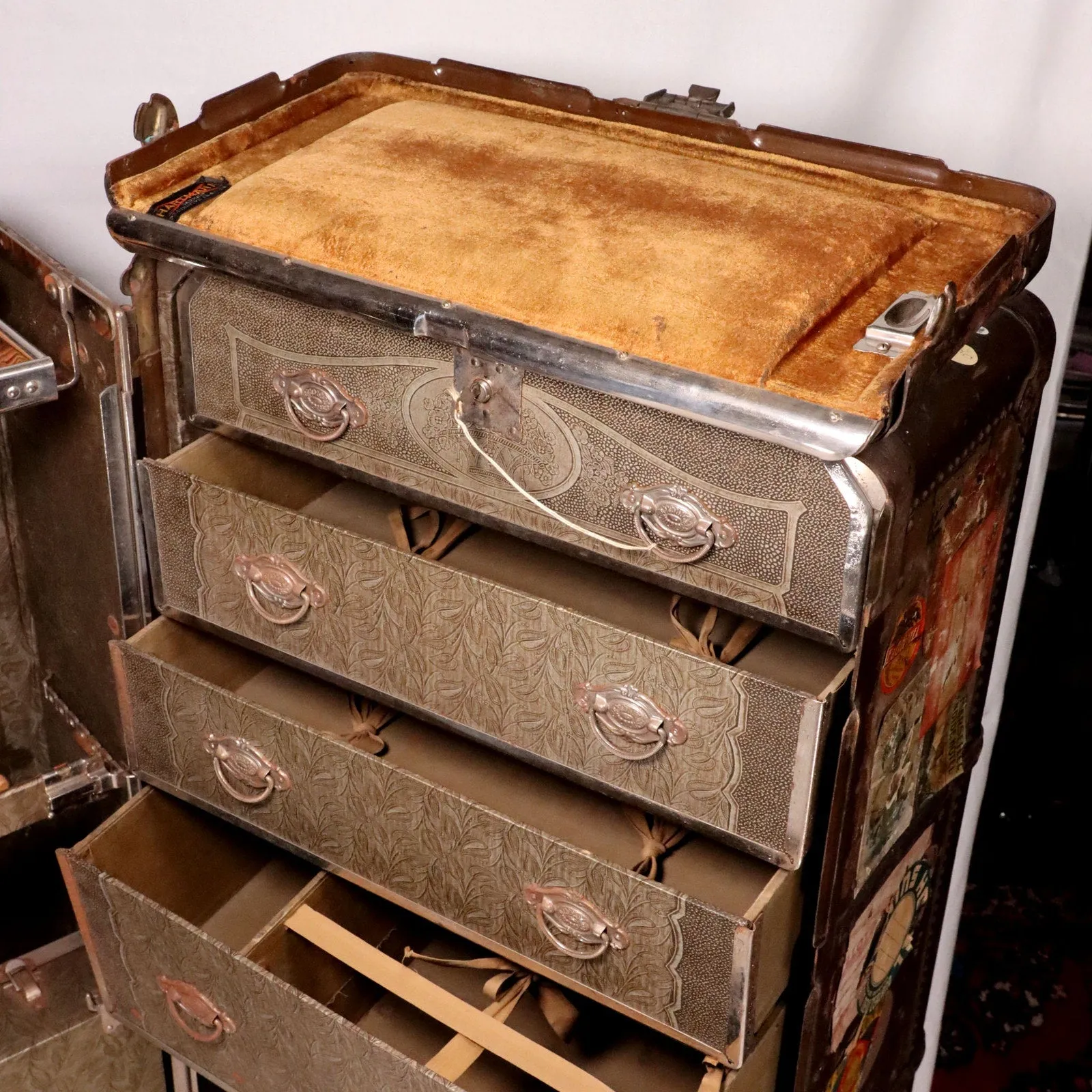 Hartmann Cushion Top Gibraltarized Steamer Trunk Keys Decals Antique 1927