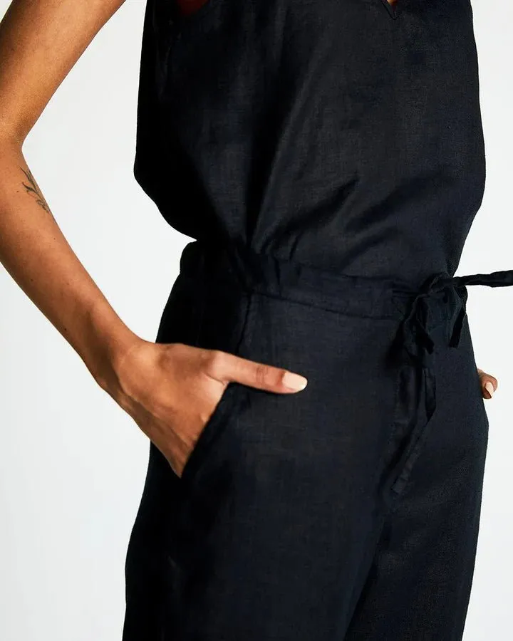 The Goes With Everything Pant in Black